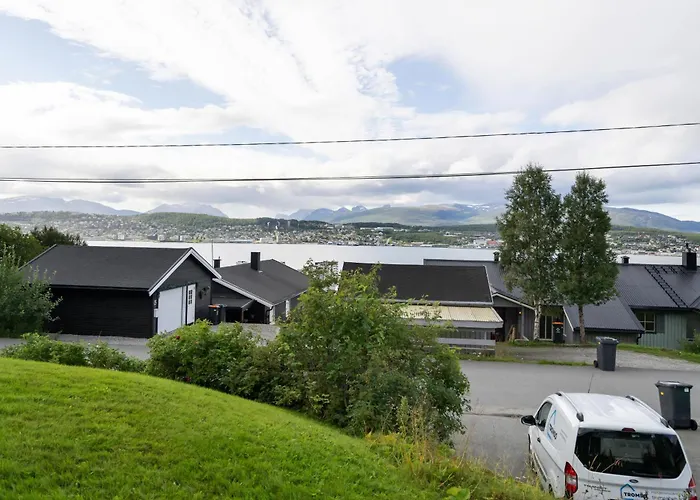 Cozy Arctic Hideaway L Fireplace L Parking Apartamento *