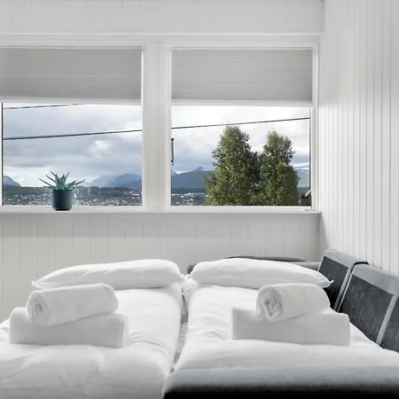 Cozy Arctic Hideaway L Fireplace L Parking Daire *